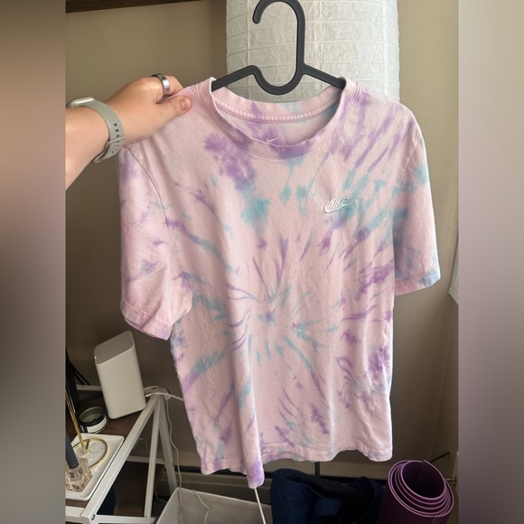 Nike Women's Tie Dye Cotton T Shirt - Picture 1 of 6